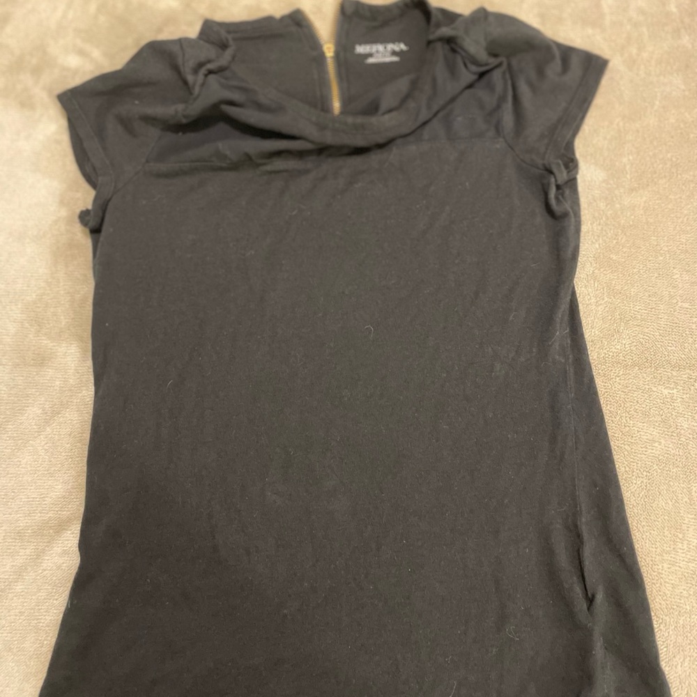 Women’s Size XSmall Black Sleeveless Tee
